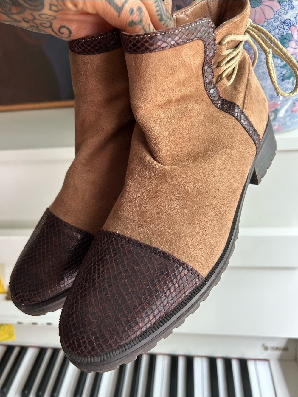 Vanessa Wu Suede Ankle Boots Brown Snakeskin Cap Toe Women’s EU 40 Booties